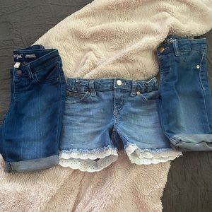 Bundle girls cat and jack size 7/8 shorts.